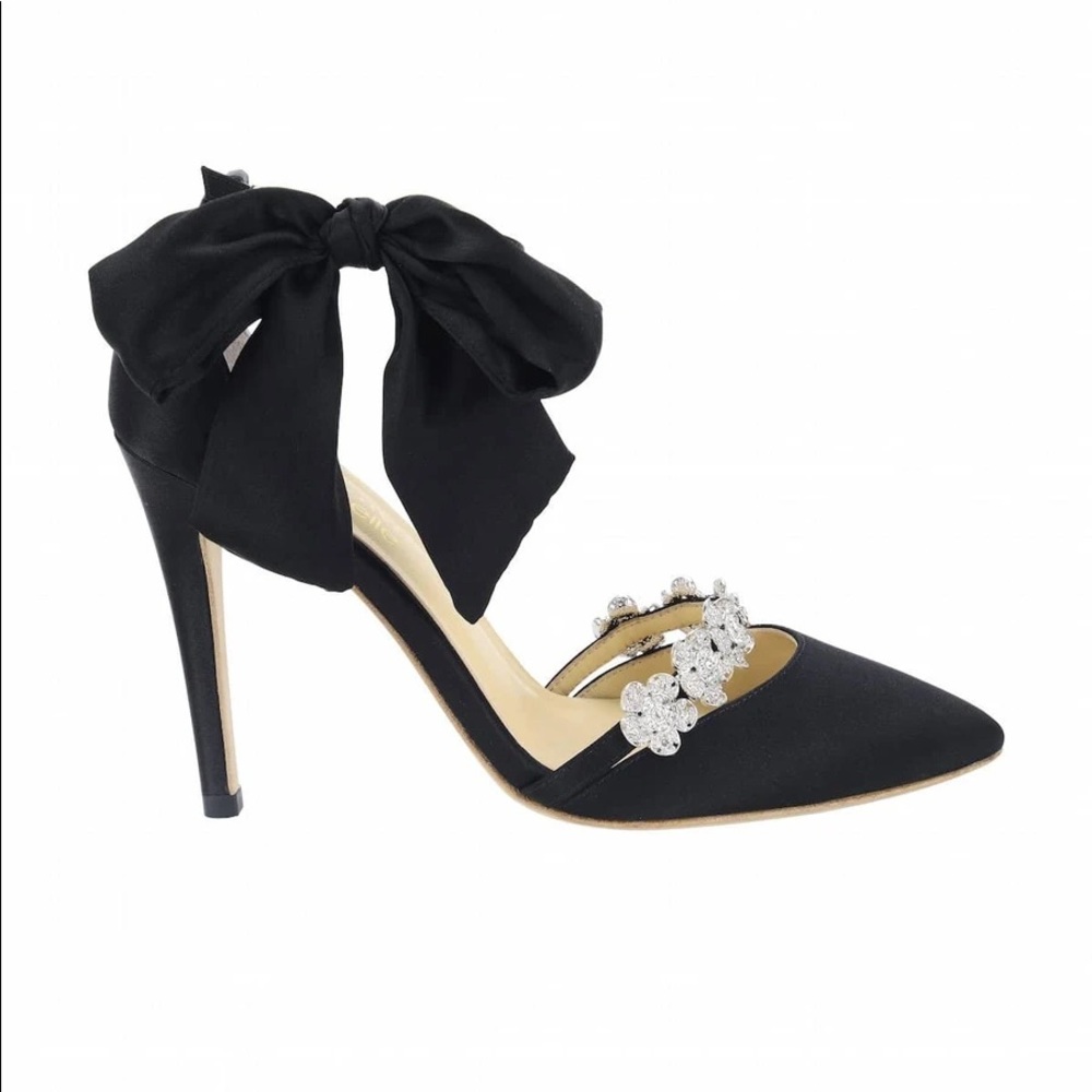 NIB Bella Belle Olivia in Black Silk in Size 8